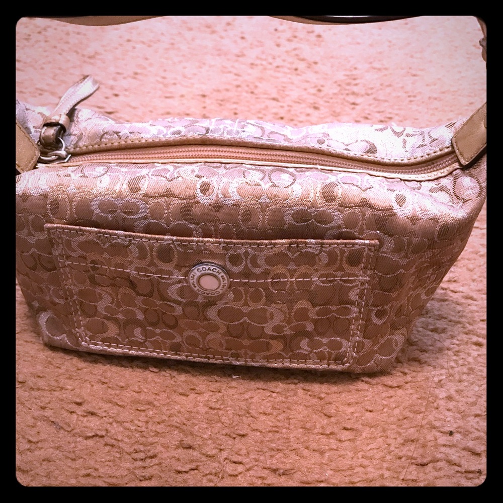 Authentic Signature Coach purse 👜